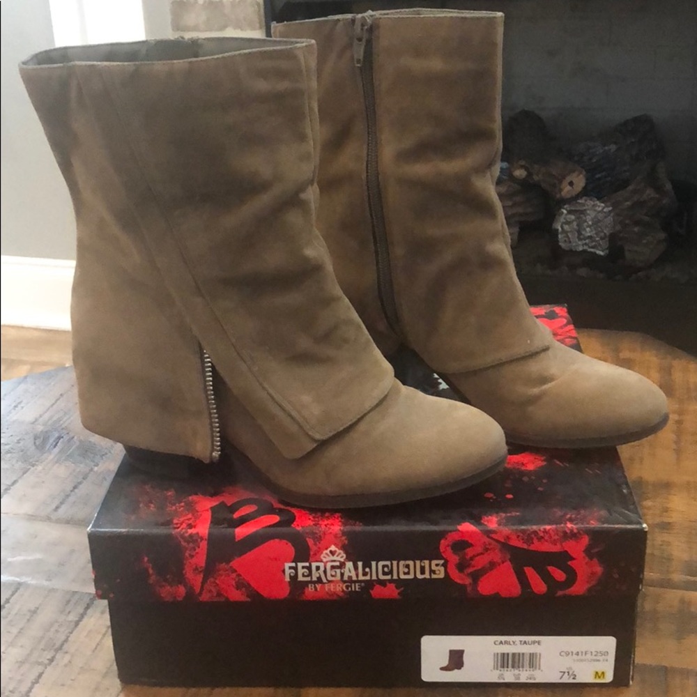 Fergalicious Carley, Taupe 7 1/2 boot